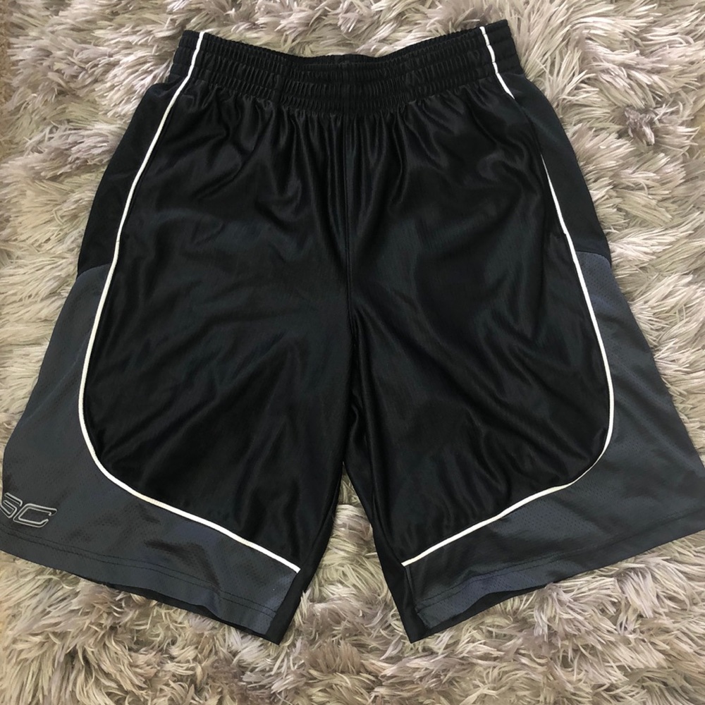 !! BFO 🏷Under Armour SC Shorts